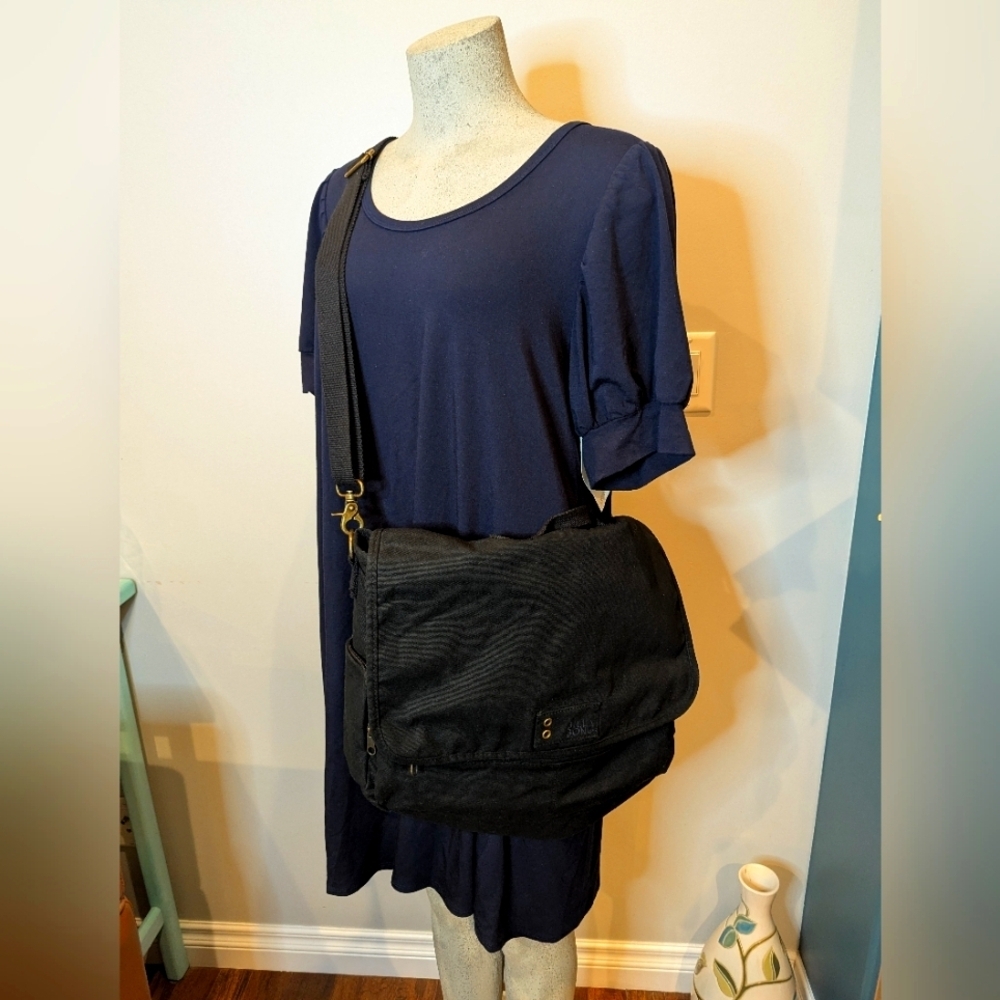 BILLABONG black convertible backpack, crossbody, messenger Hand Bag